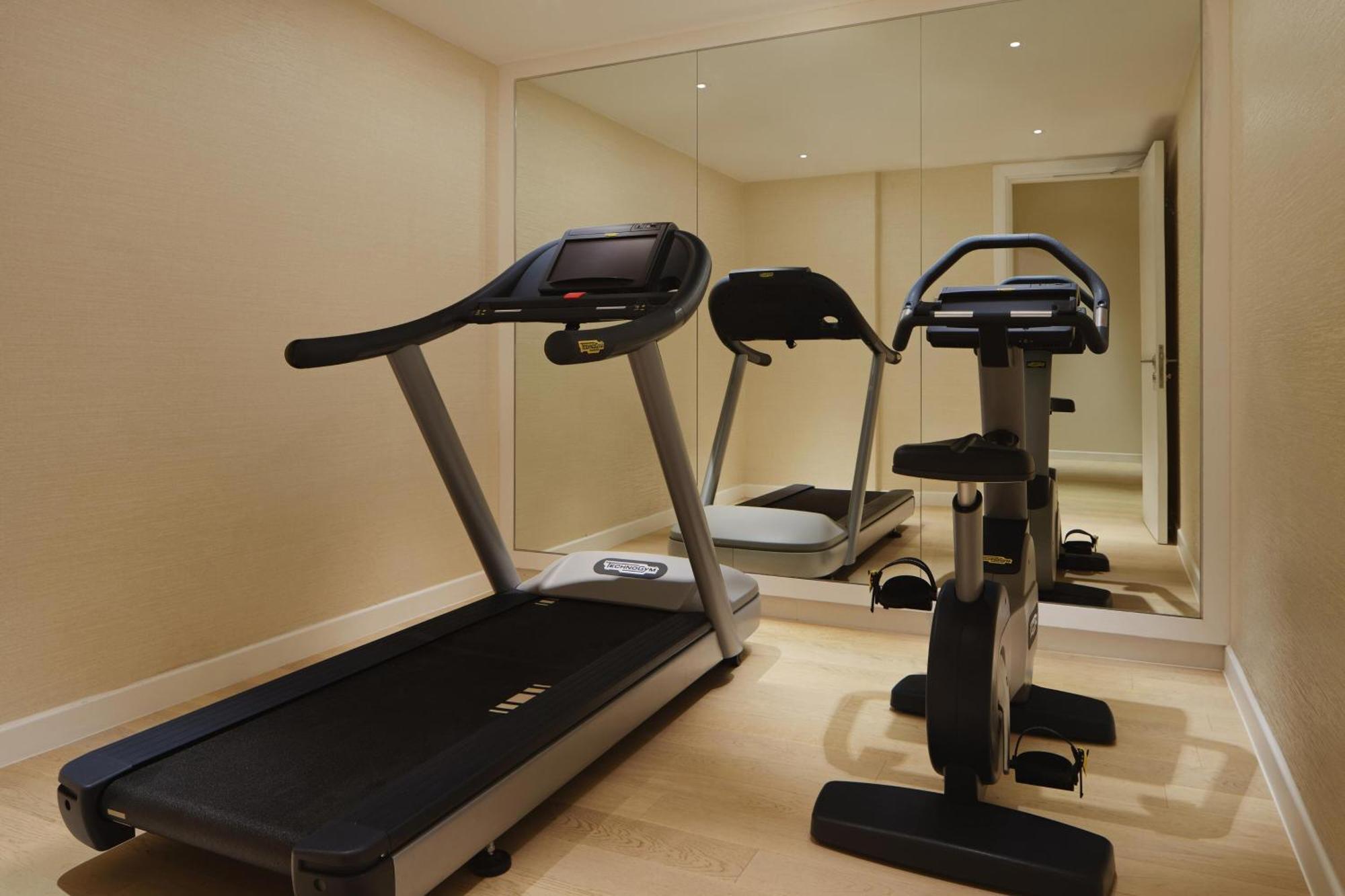 The Westin Desaru Coast Resort Екстериор снимка A treadmill and exercise bike