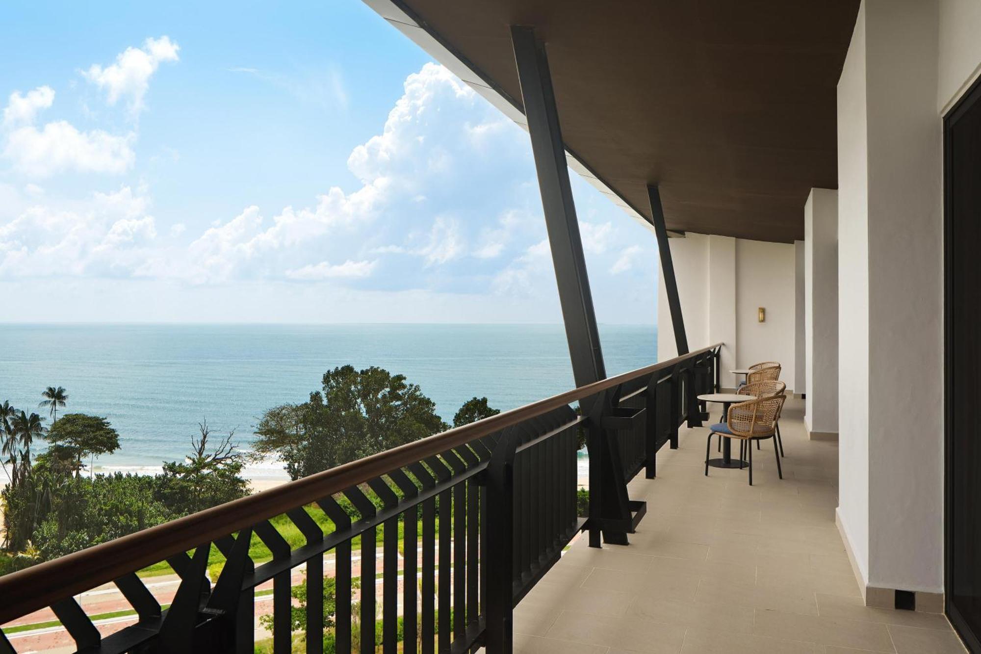 The Westin Desaru Coast Resort Екстериор снимка A balcony