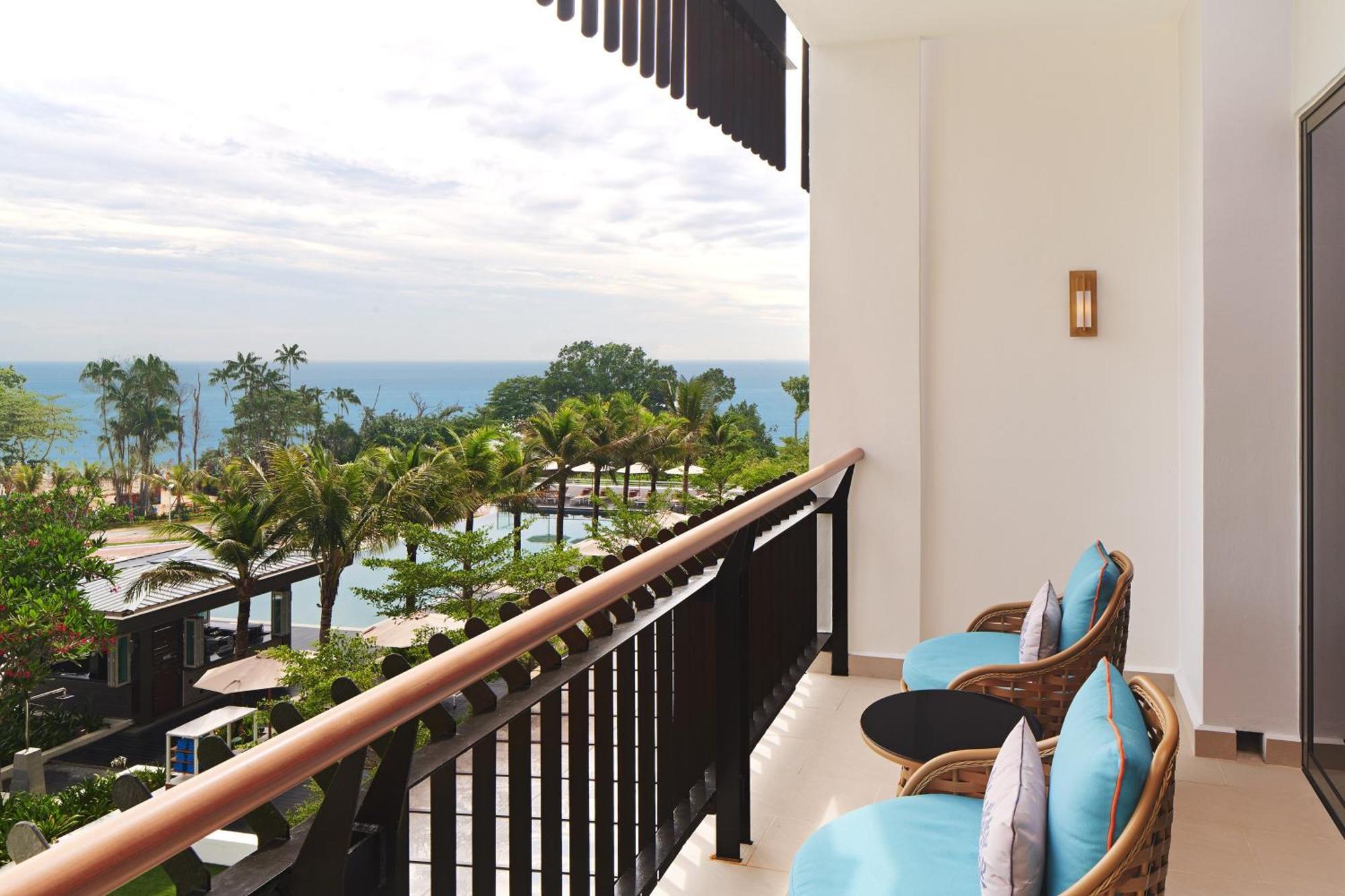 The Westin Desaru Coast Resort Екстериор снимка A balcony at the resort