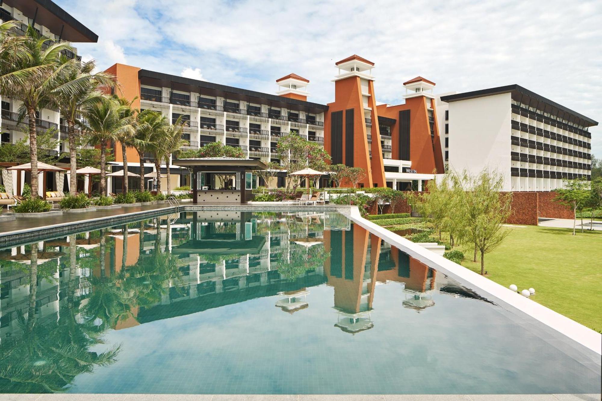 The Westin Desaru Coast Resort Екстериор снимка The hotel's main building