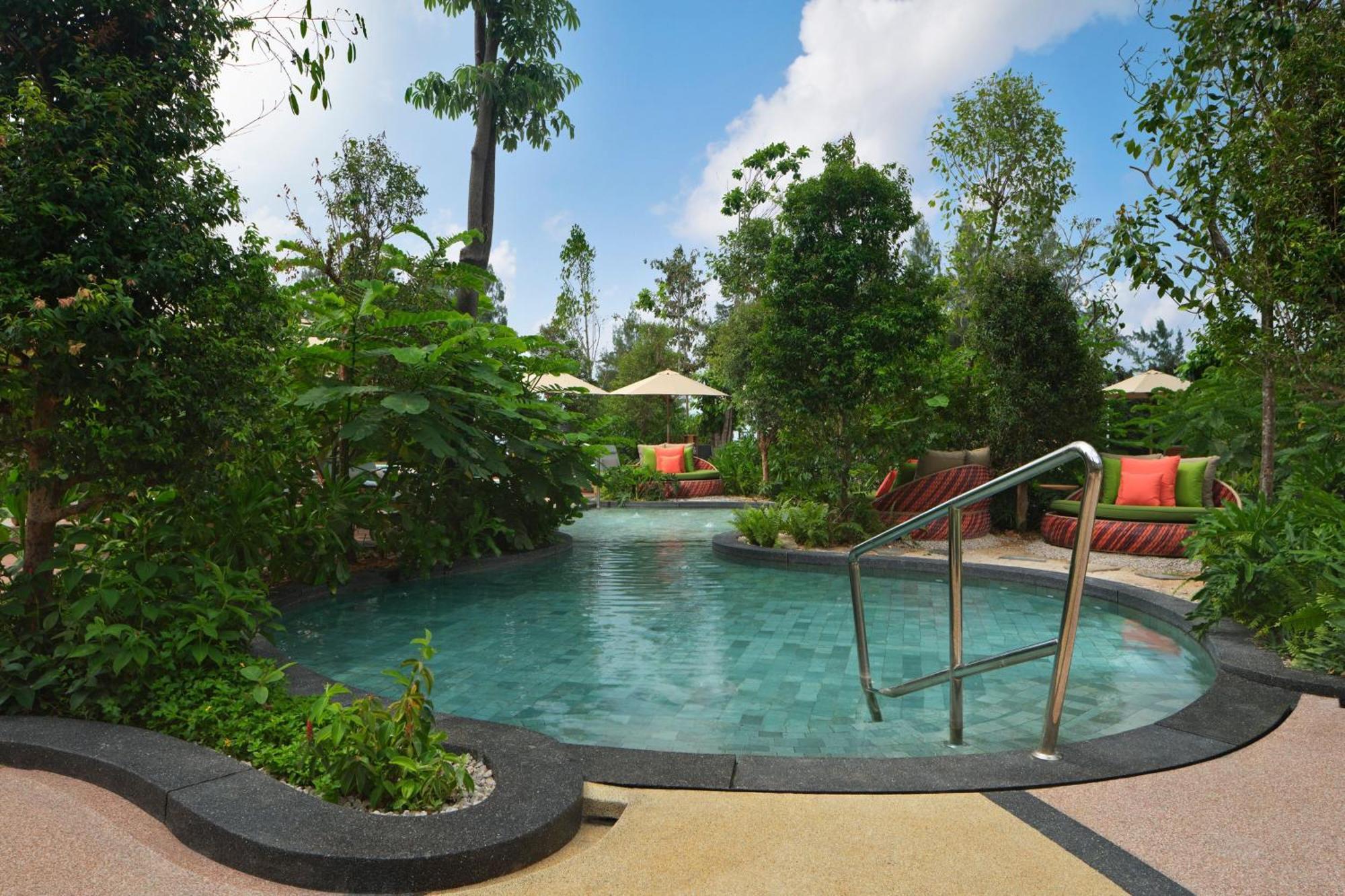 The Westin Desaru Coast Resort Екстериор снимка The swimming pool at the hotel
